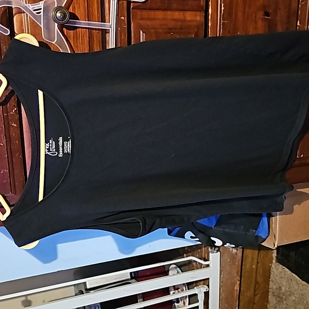 Womens 2X tank top